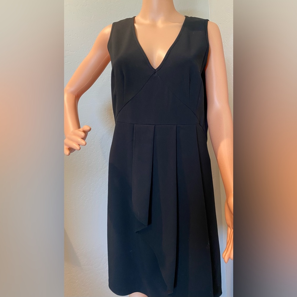 GAP Little Black Dress V-Neck Sleeveless Sheath Size 6 NWT